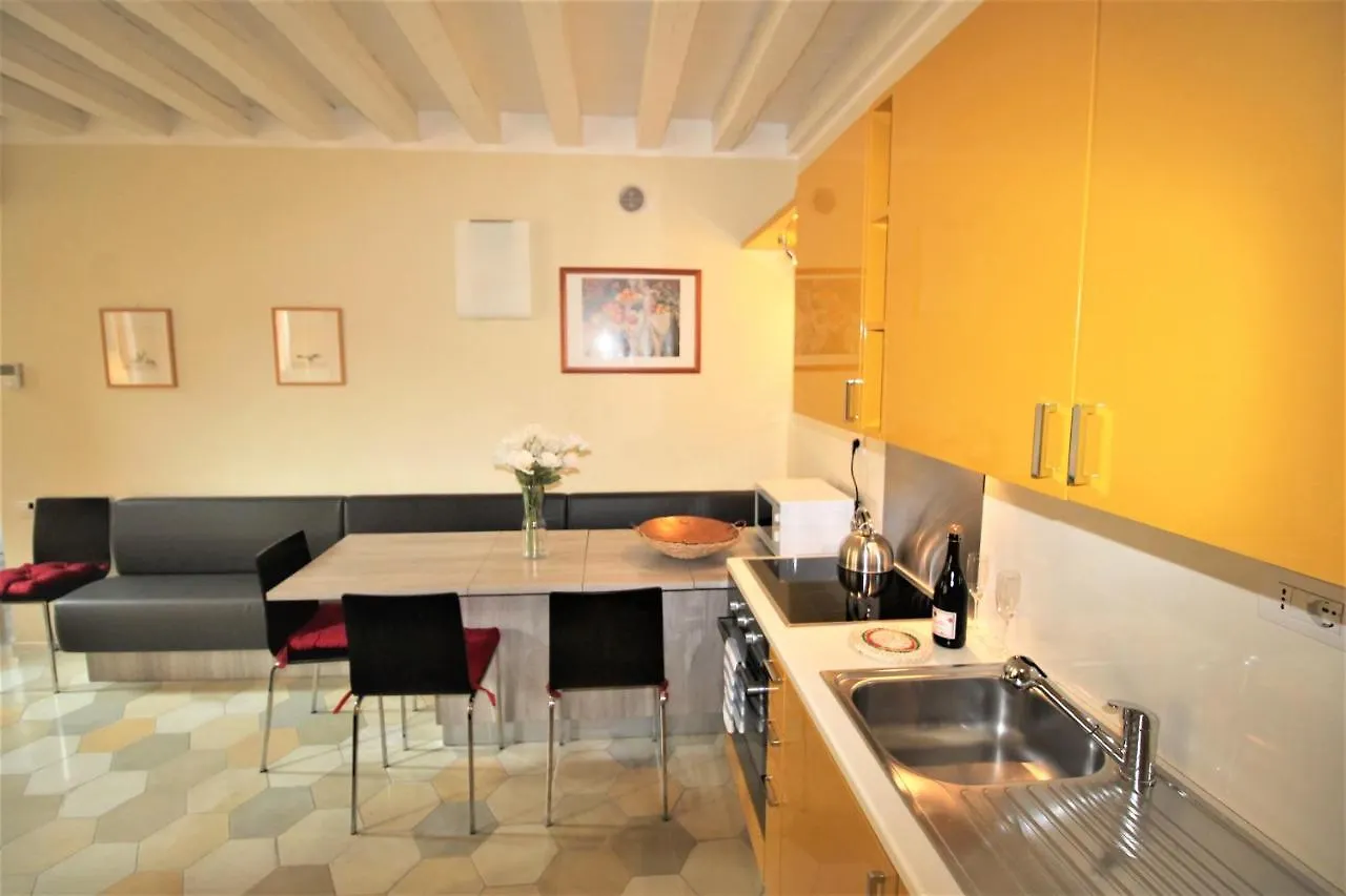 Apartamento New central&spacious Venecia Italia