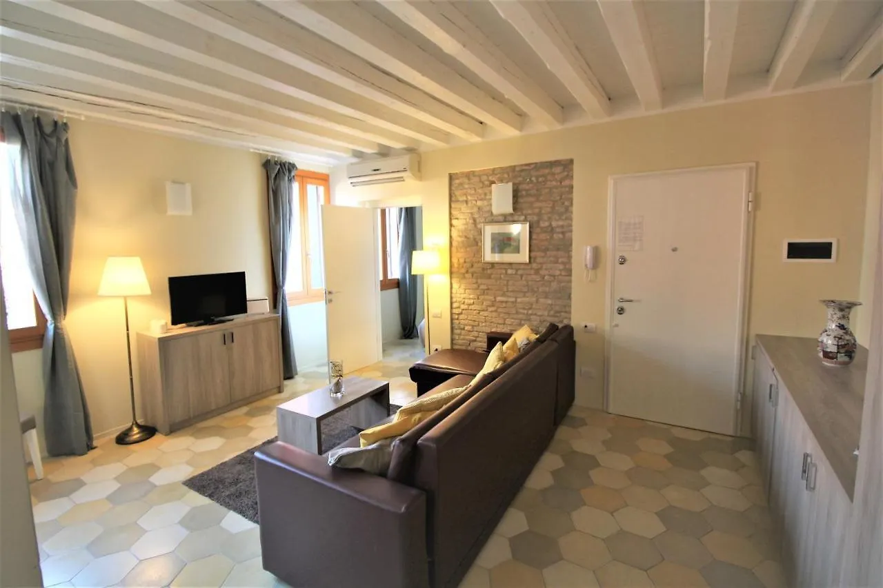 New Central And Spacious Venice 0*,  Italy