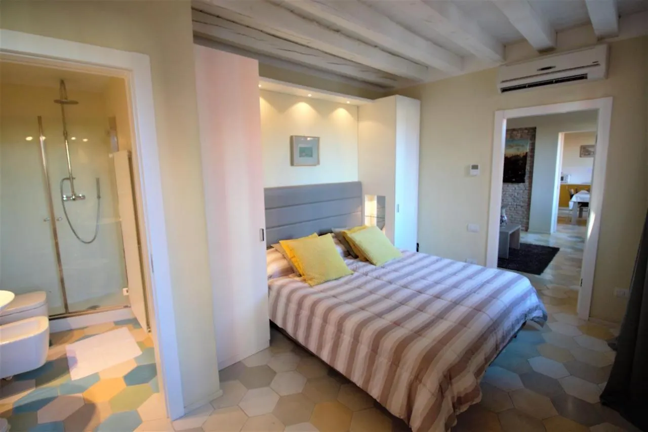 Apartment New Central And Spacious Venice Italy