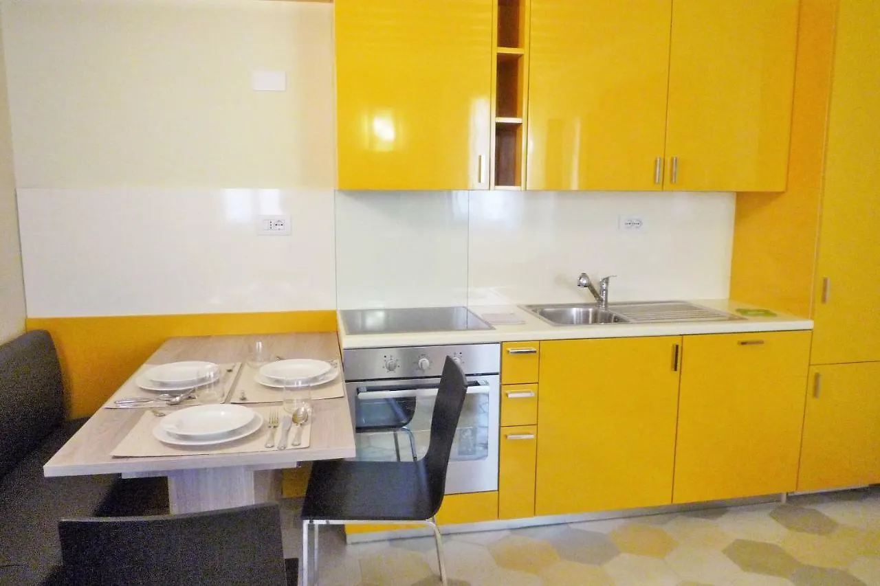 New Central And Spacious Venice Apartment